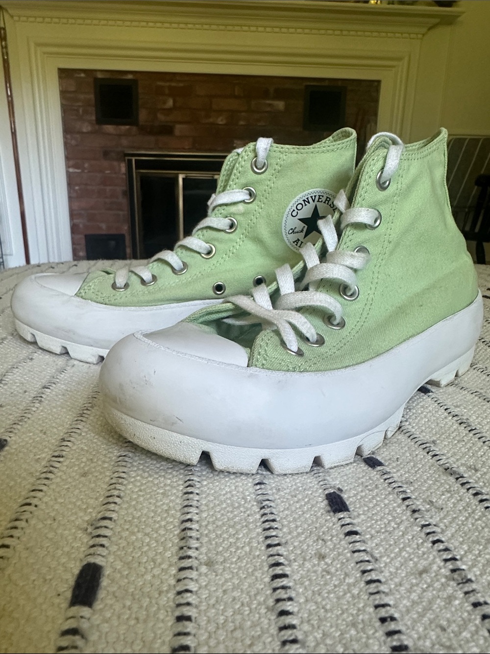 Converse Unisex Chuck Taylor All Star Neon Mint women’s size 7